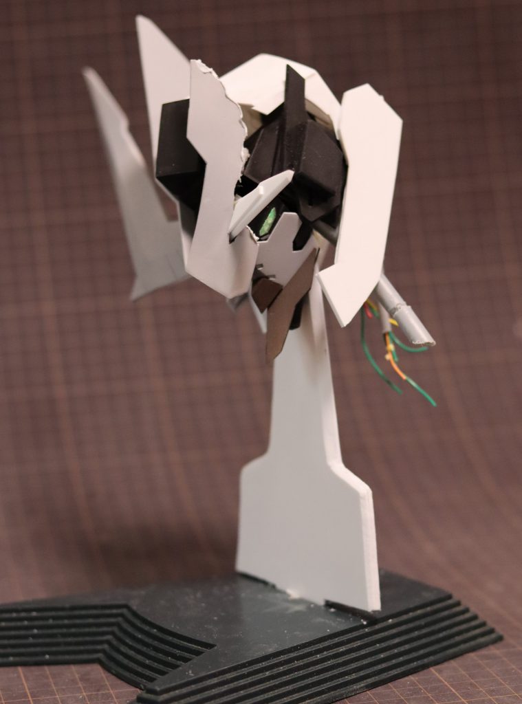 向きをどうしようか試行錯誤中です。
    +