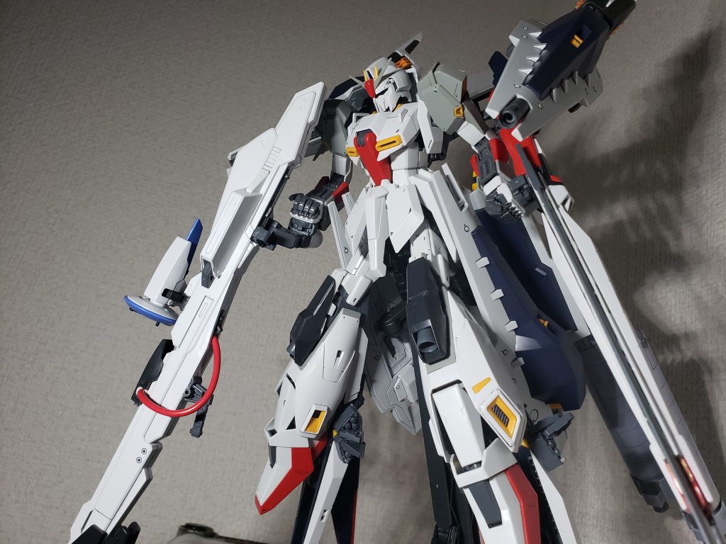 あまりにも長すぎる武器なので手の甲にジョイントで保持します(笑)MGの親指パーツが吹っ飛ぶのを防止できます(笑)+