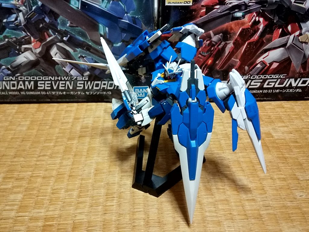 ビシっとポージング。
3000コスト機の風格があるような気がします。