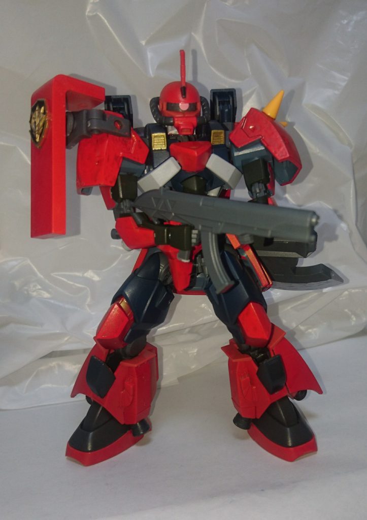 あくまでテイワズ制MSなので、武装は漏影より、マシンガンやハンドガンを使用しています。
+