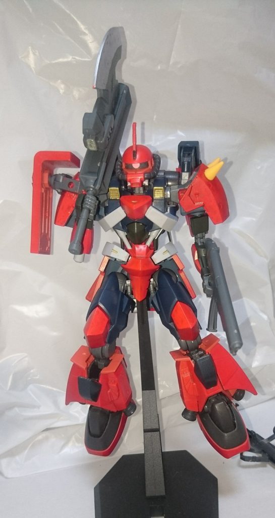 ここのガンスタで、漏影ベースのドムという作品を幾つか拝見した際に、ザクでもいけるのではないか?と思い作ってみましたが、思っていた以上に良く出来たので、楽しくやれました。
+