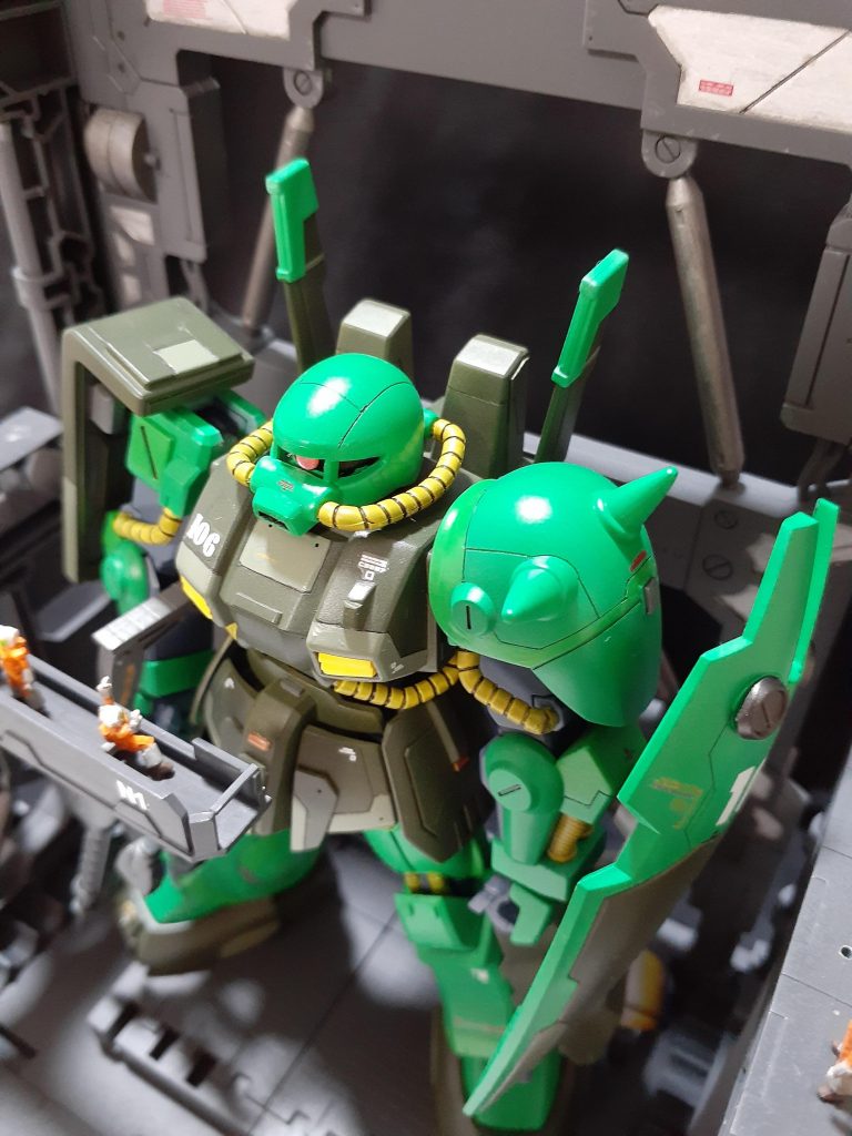 小顔が主流の昨今。この大きい頭が懐かしい。
    +