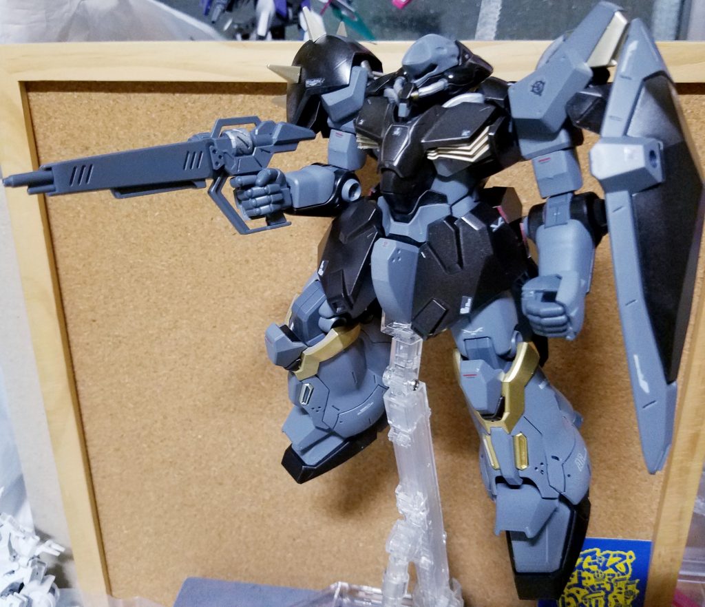 箱の表紙ポーズ
    +