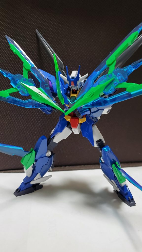 アームユニット:シールドモードビームを吸収し、機体に溜め込み、自身のエネルギーとする事が出来る。