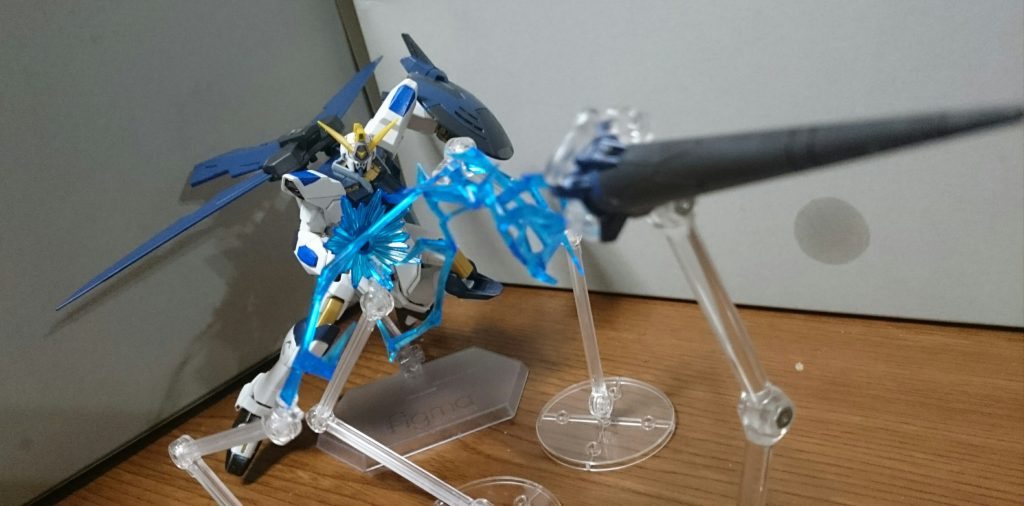 「ショットランサー」らしく、矛先を射出可能っス。魔法で飛ばしてるのをイメージして、「ライテイ=雷帝」ということで、スパーク系のエフェクトを使用して、雷の魔法で射出しているように。てかこれはもうレールガン的な何かでは…？