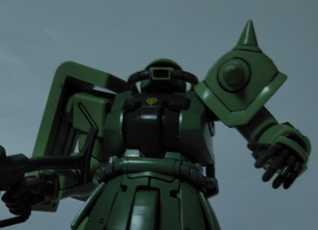 しかし、彼は報いを受けた。戦闘中に味方から銃撃を受けたのだ!即座に脱出して九死に一生を得たが、新兵いじめが発覚し降格処分を受けた。