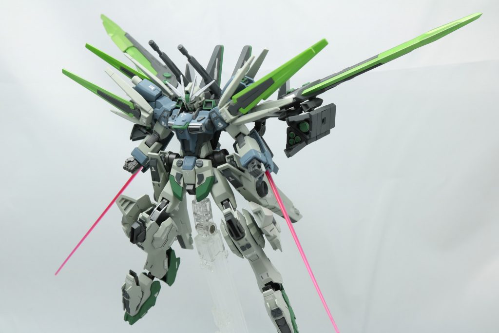 その他ビームサーベル、ミサイルポッド、マシンキャノンと取り揃えています