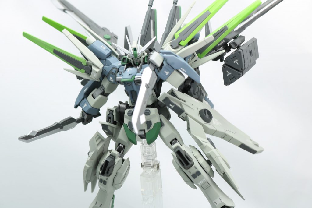 サブウェポンとしてショートブレードも用意