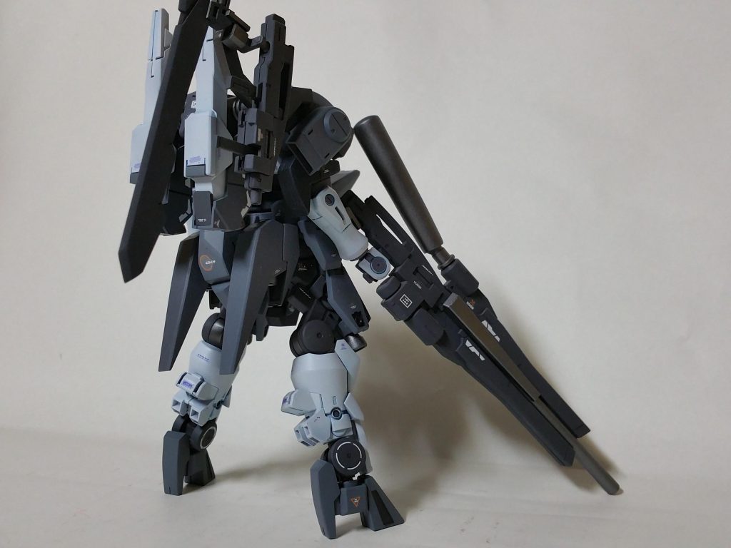 後ろから! 通常のものよりバーニアを増設したのに加えサブアームを追加しました。