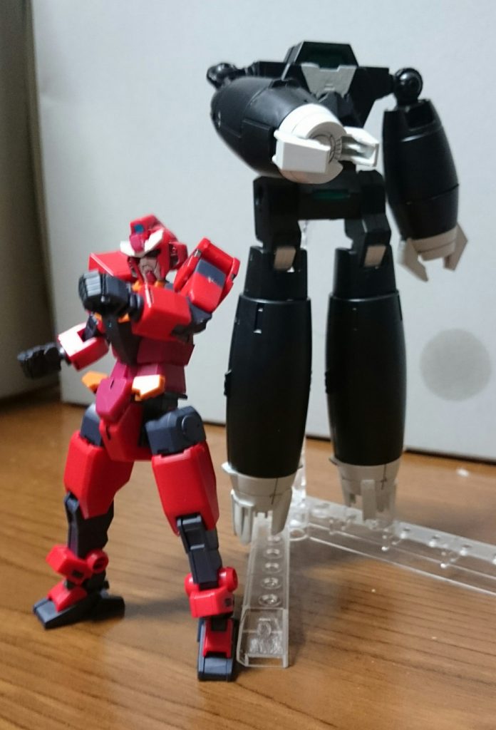 「こいつは俺の影…」「単機で連携を可能にするアウンリゼアーマー……」「これが 俺の新しい力だ！」影として登場したのは驚いたっスね。しかもイフリート改を単機でボコボコにするという格闘能力。……ホント肘が可動しないのが惜しいっス…