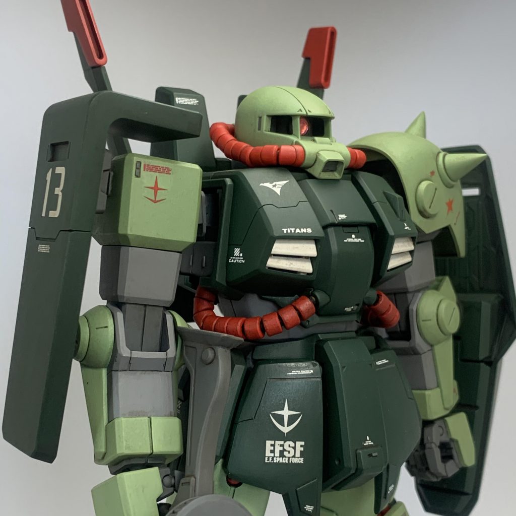 本体色は水性ホビーカラーのよもぎ色と濃緑色1、それ以外はファレホで筆塗り→トップコート→ウォッシング仕上げです。
No 13はDefineから(*´-`)