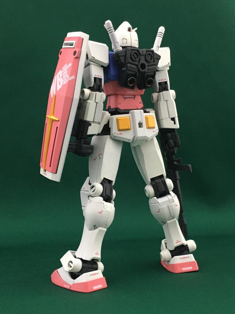 膝裏のパーツを塗り分け白部分を増やし、スネが短く見えるのを若干緩和してみました