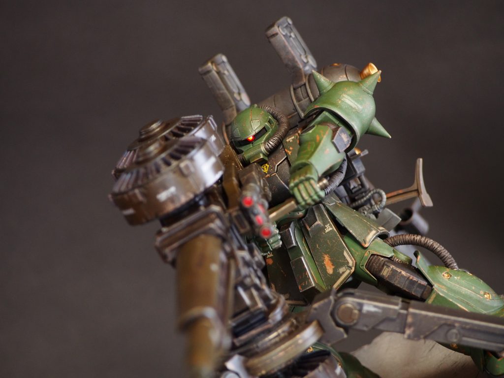 ザクとビッグガンは、ケープ剥がしでウエザリング しています。