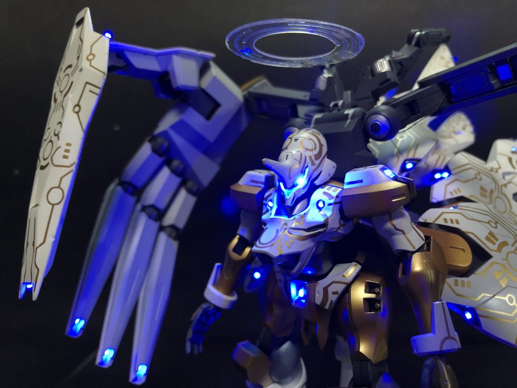 バストアップです。
Gルシファーのモノアイはガンダムタイプということでツインアイに変更しています。