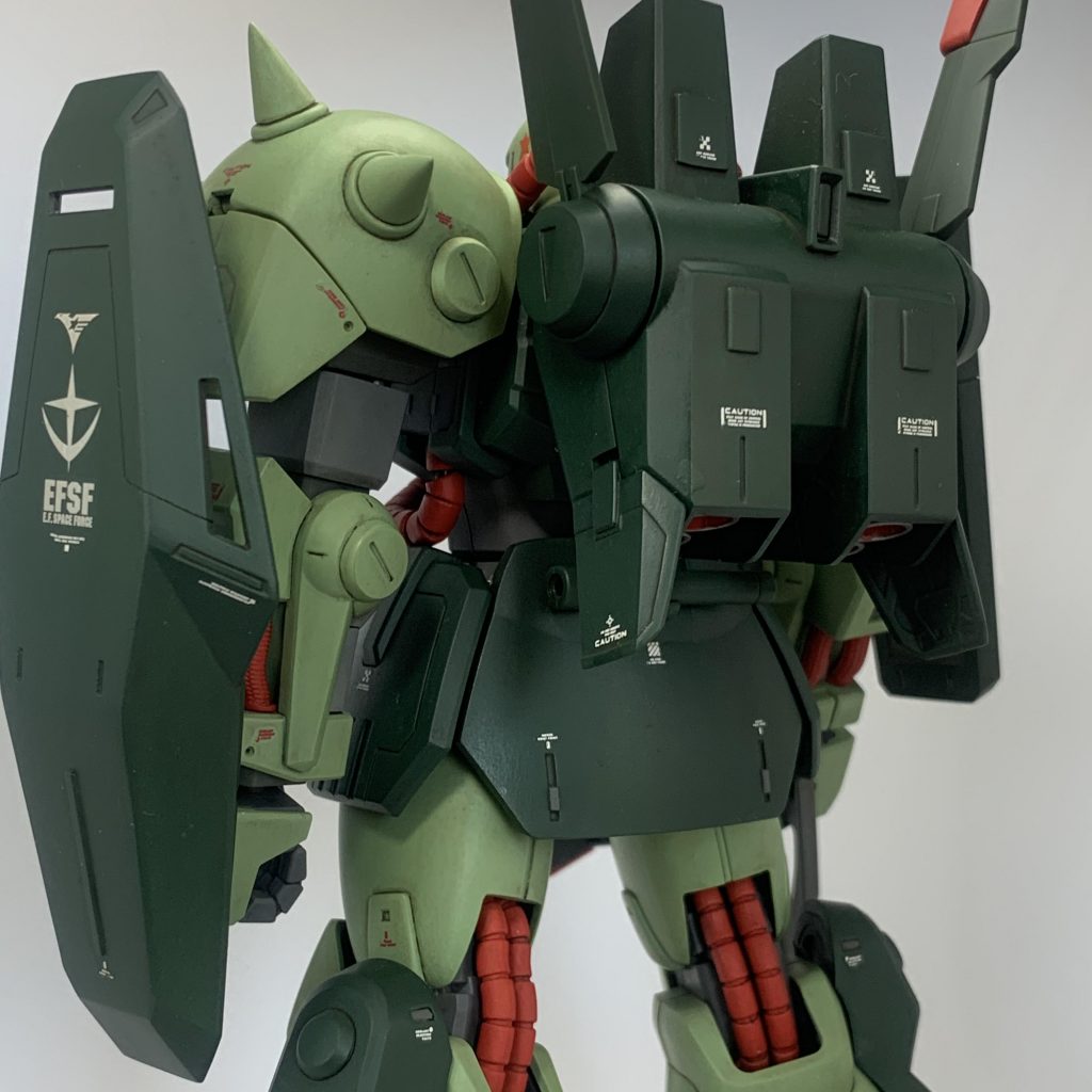 落ち着いたイメージにしたかったのて、シールドの十字は無くしました。