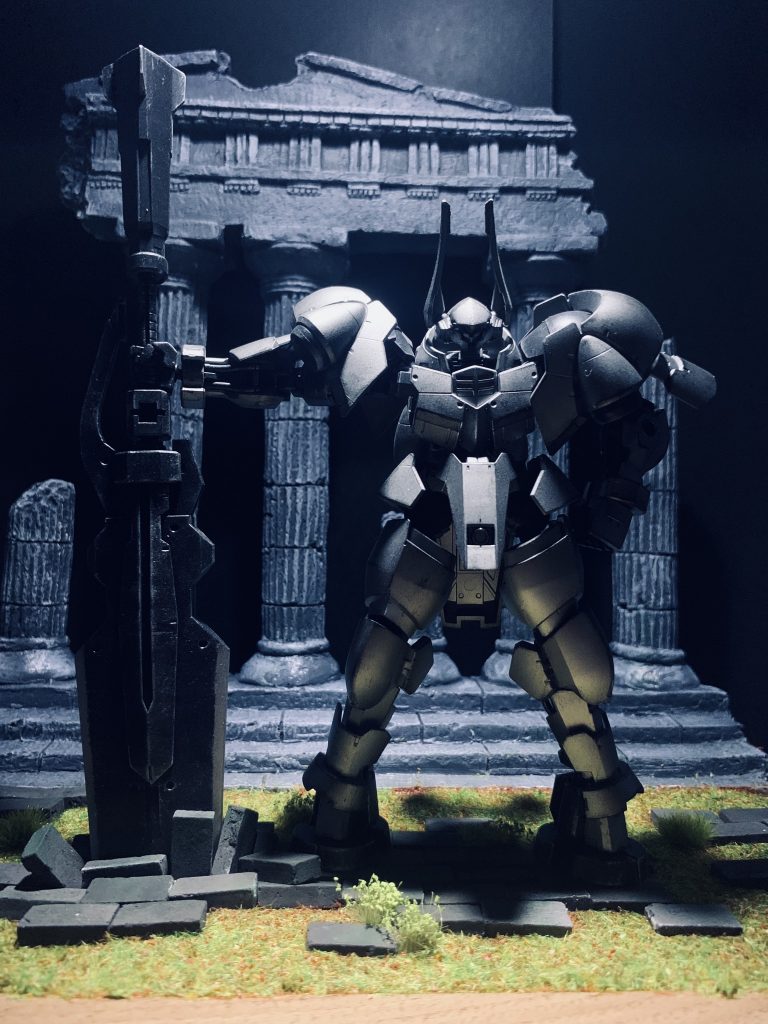 スポットライト風に
剣を反対にして柄を地面に置いても良かったんですが、突き刺した方がかっこいいですね！