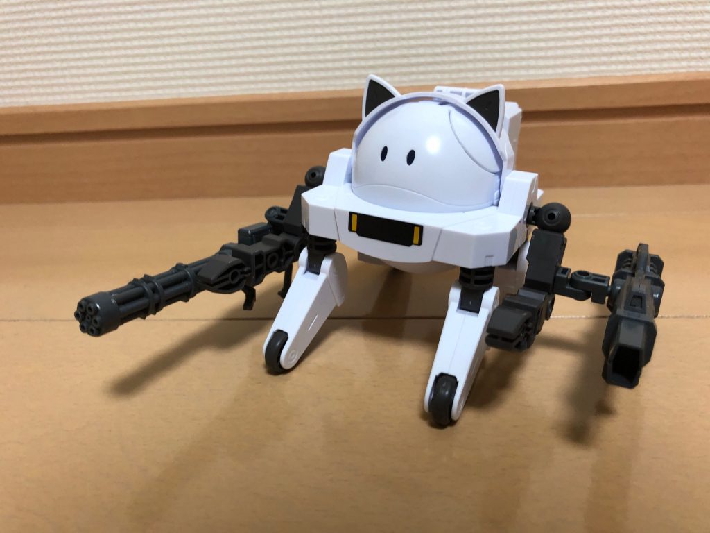 特に問題視されているのが、この対人戦用ハロフィッター。ダイバールックではなくモビルハロとして登録されているガンプラ。(プチモビサイズ)ハロ形態では市街地などでマスコットに偽装し、索敵を行う。ハロパンチ、ハロキックを駆使し施設等の破壊する。フィッターの猫耳はミリ波レーダー、正面の目はRX系のツインアイセンサー、バックパックにはMSの修理用工具、さらに対人用ビームガトリングガンとビームバズーカを装備している。輸送トラックや戦車、下手なMSなら撃破できるレベルである。なお、フィッターはMSからでも遠隔操作ができる。