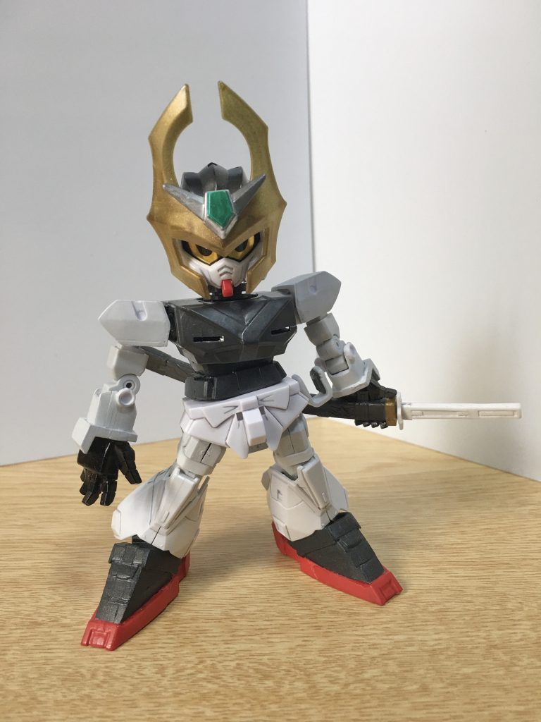 素体　中にクロスシルエットを仕込み、股関節には「HGマスターガンダム&風雲再起」のマスターガンダムの股関節を使っています。