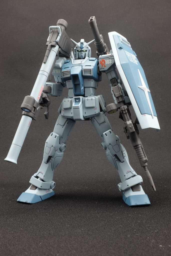 お盆の連休を使ってお手軽に作ってみました。色変えをメインに楽しもうと塗ってみました。が、完成するとＧ３ガンダムによく似たものになってしまいました。なんてこったい。キレイな色が出来たと思うので満足です。