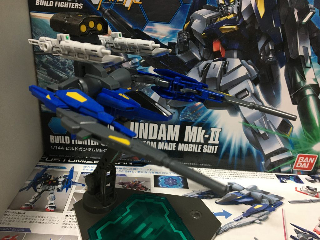 バックパックに取り付けるビルトブースターmarkⅡのほうは、ビルドガンダムmarkⅡはスーパーガンダムを参考にカスタマイズしたということで、名称をインディゴGディフェンスと改めたいと思います。