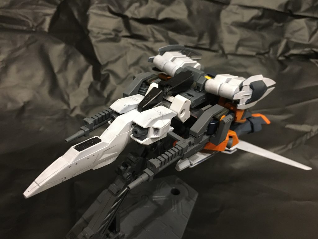 巡航形態へも変形可能。
ちなみに差し替え無しの完全変形となります。