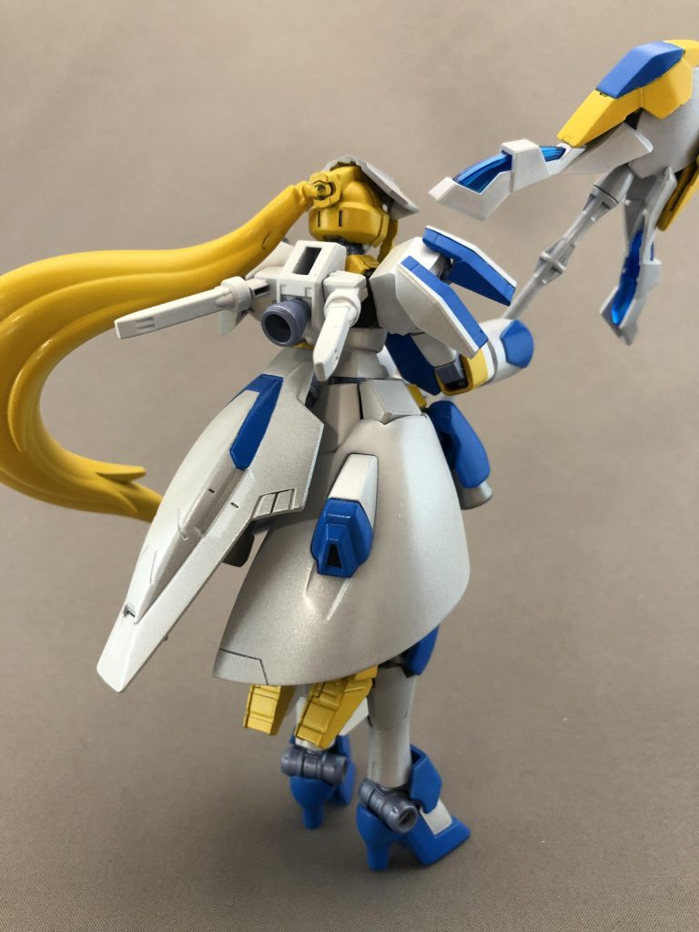 機体名:ティンクルプリースト
コアティンカーにプリーストアーマーが合体した形態。
バーニアの追加によって機動力が上昇し、手持ち武器「ティンクルワンド」などによって火力も向上している設定です。
デザインモチーフはゴブリンをスレイするアニメのあの子です。
それでは機能のご紹介をば!