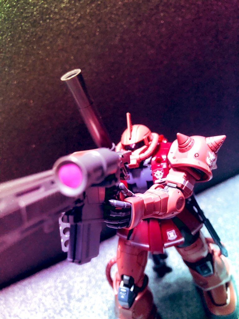 MS用対艦ライフルASR-78を構えて