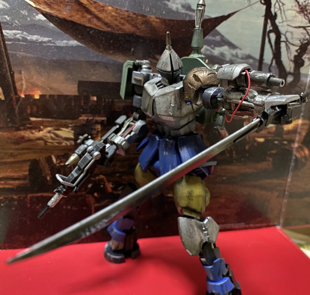 こちらは火炎放射器に電線っぽいものを仕込んでよりリアルに見えるようにしました