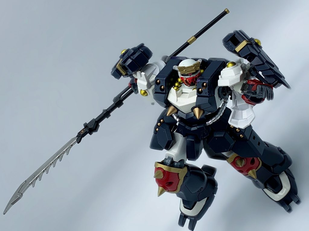 ベースはスーパーカスタムザクF2000で両肩と顔面に戦国アストレイ使ってます