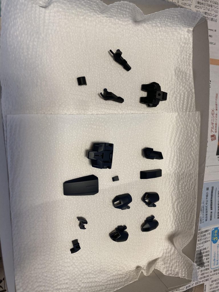 適当に調色した紺色でささっと笑