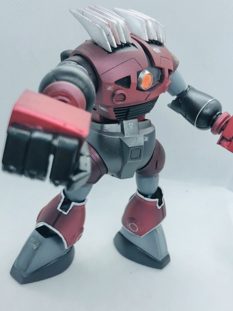 ハンドはUCゾゴックを参考にプラ板で作りましたゾゴックの指は4本なんですね