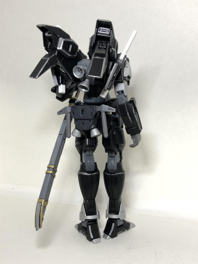 バックパックはケルディムガンダムのものにGエグゼスの肩を被せました。形状はシナンジュを意識しています。