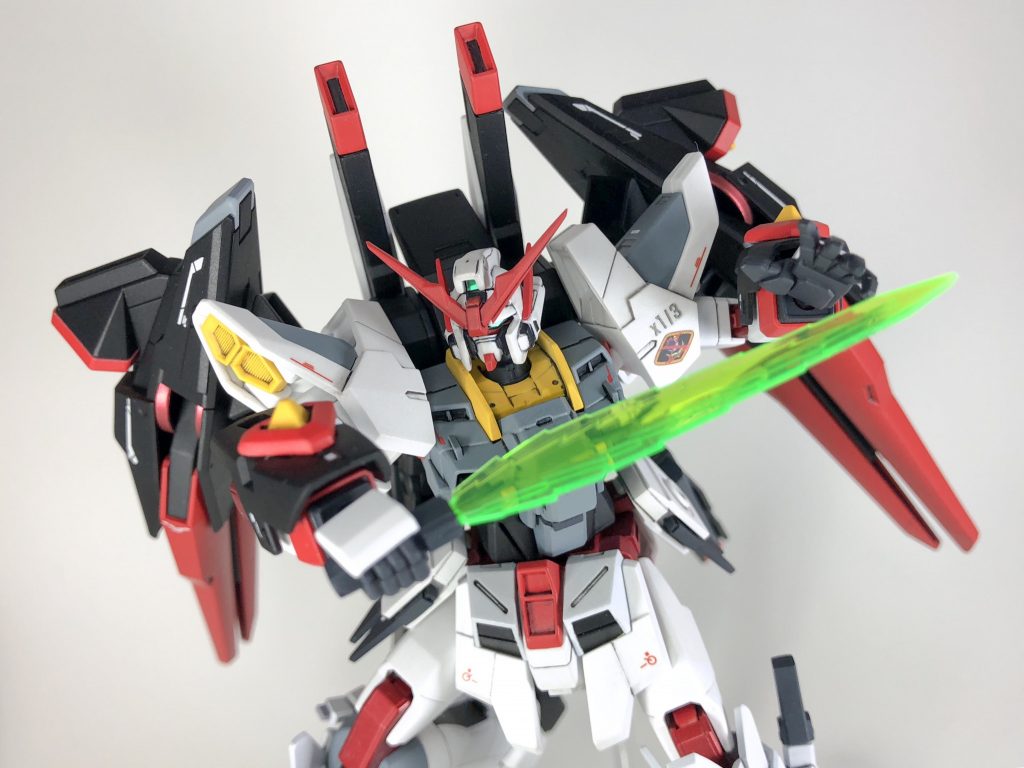 標準装備であるザスタバ・スティグマトやビームダガーも出力アップしてます。スーパーハイペリオンと違いケーブル無しに供給できると思います