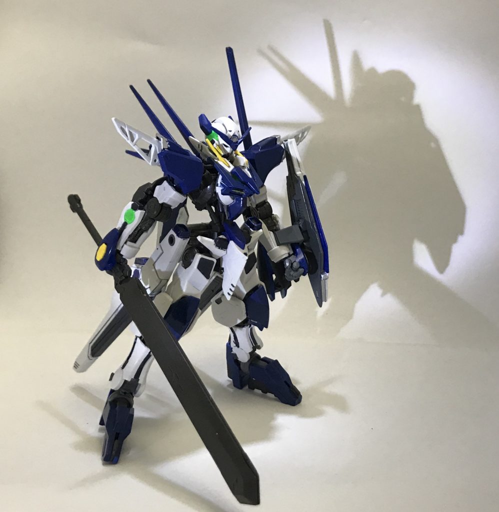 部分合体も可能であり、シールドにはドレイクの尻尾であるビームキャノンが追加されています。