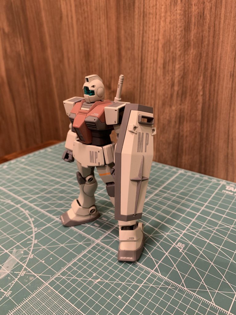 製作イメージは『どこかの基地の憲兵用ジム』なのでとりあえずMP(Military Police)と貼りました。本当は米軍のテールコードっぽくWWとかVKとかにしたかったのですが、連邦宇宙軍基地の名前がよく分からなかったのでとりあえずMPと…+