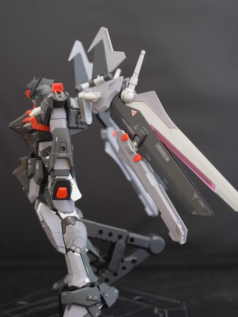 やっぱり私はノワールストライカーがSEED系の背負物系では一番だと自負。
フリーダムのとジャスティスの間を取ったちょうど良い感じに仕上がっていると感じます。