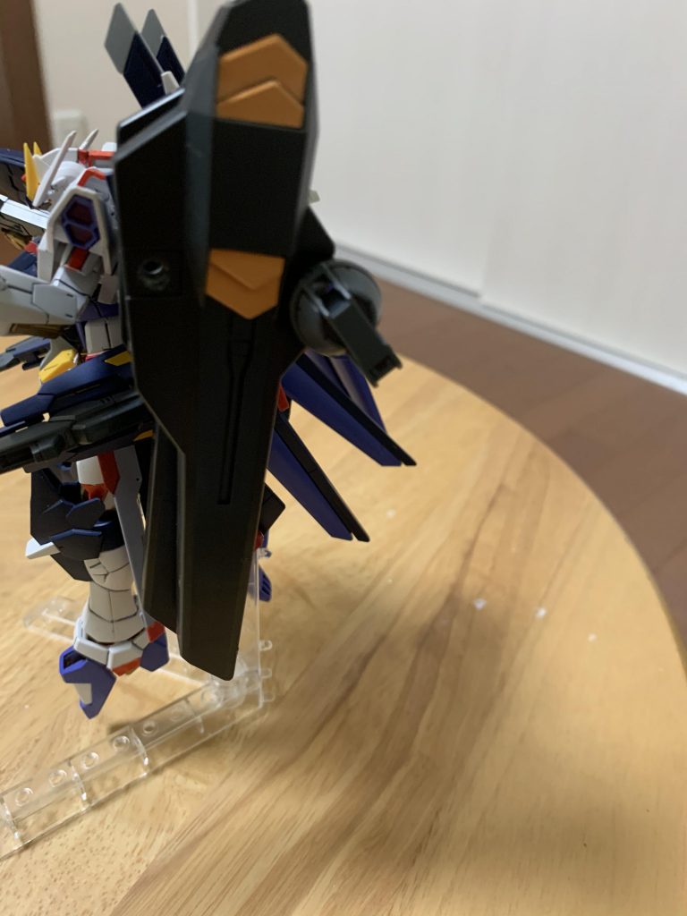 ここからは設定的な話ですが、バインダーに新たなエネルギー源としてGNコンデンサをつけることでGN系列の武装もある程度使えるようになったという設定です。