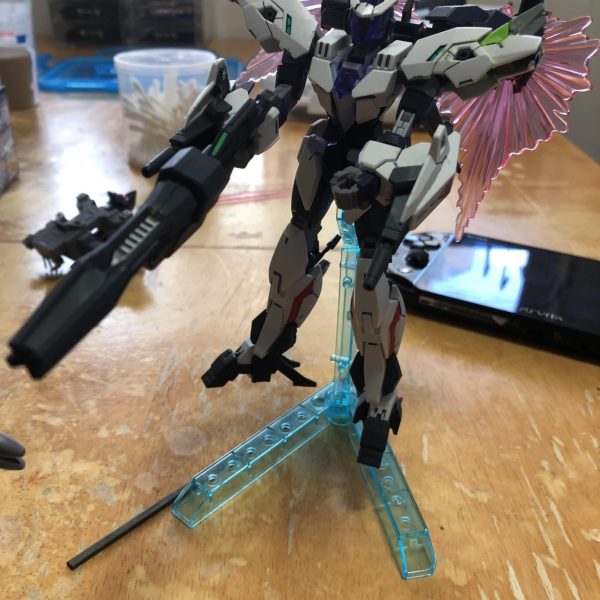 アルスアースリーガンダム作り中