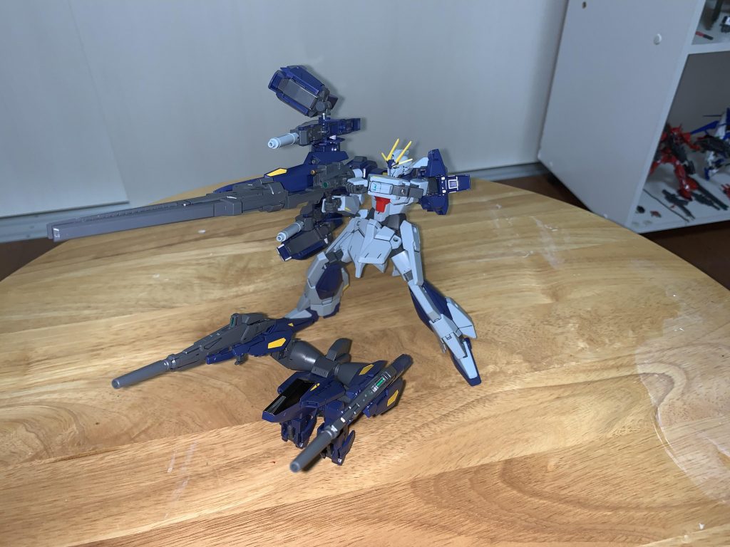 バックパックパージからの全武装合体バーストです。シルエット的には弓矢みたいになってかっこいいです。
閲覧、ありがとうございました。