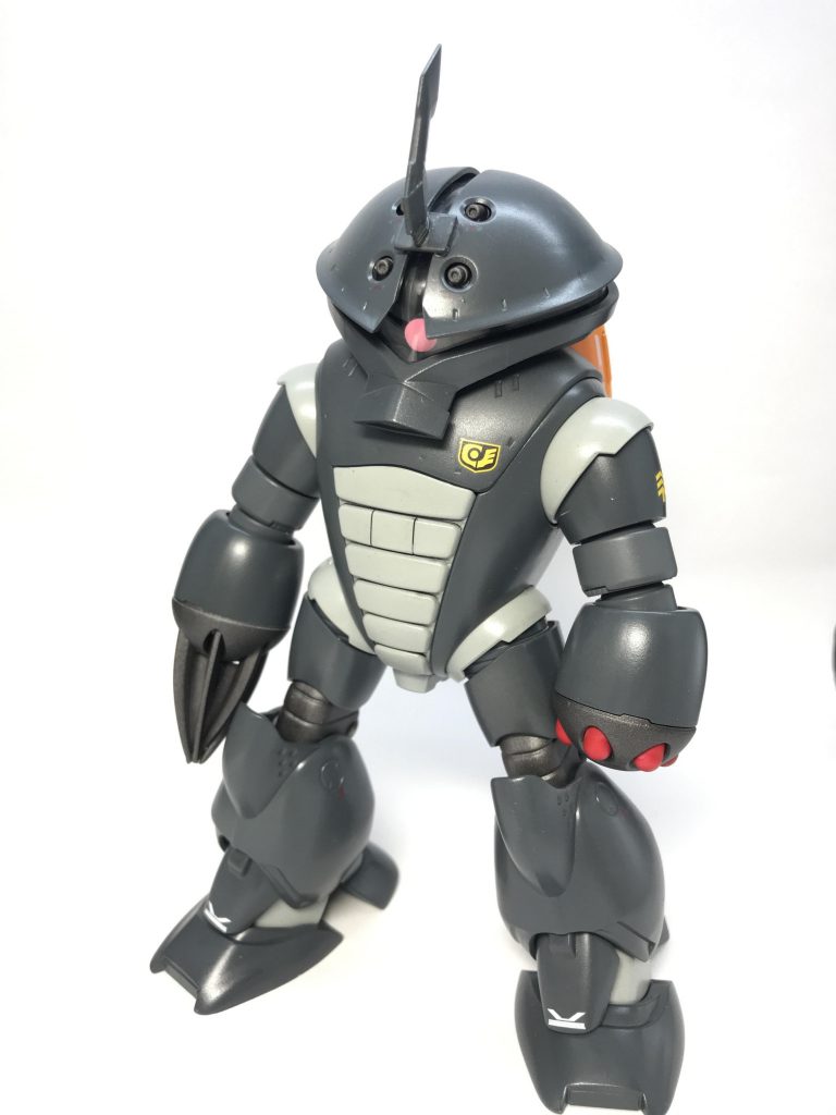 改造したところはブレードアンテナの追加、ズゴックEの脚と関節を移植、ジェットパックをマグネットで着脱可能にしました。