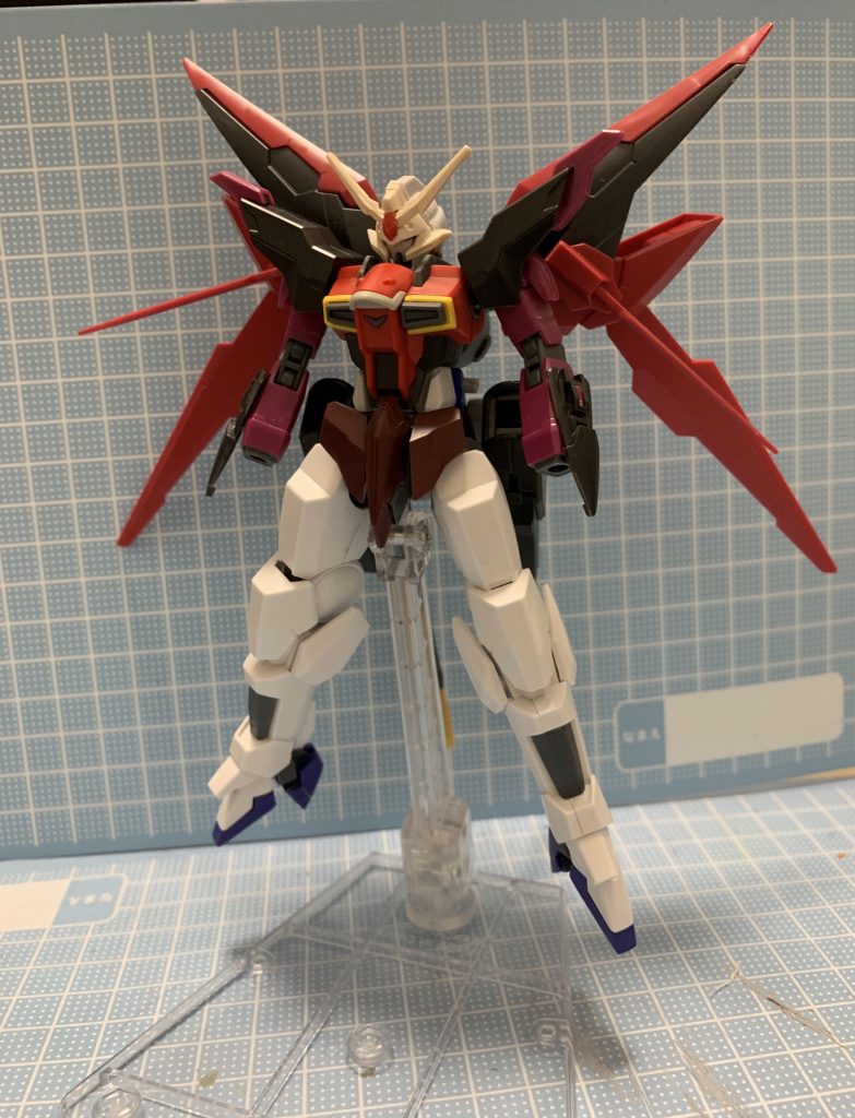 製作開始した頃のモノ。最終的に…頭:インパルス+フェニーチェリナーシタ 胴胴:インパルス腰:忍パルス+隠者腕:ラヴファントム+インパルス脚:トランジェント+RGストフリバックパック:ダークマターブースター+シュバルツリッターのパーツでのミキシングとなりました。