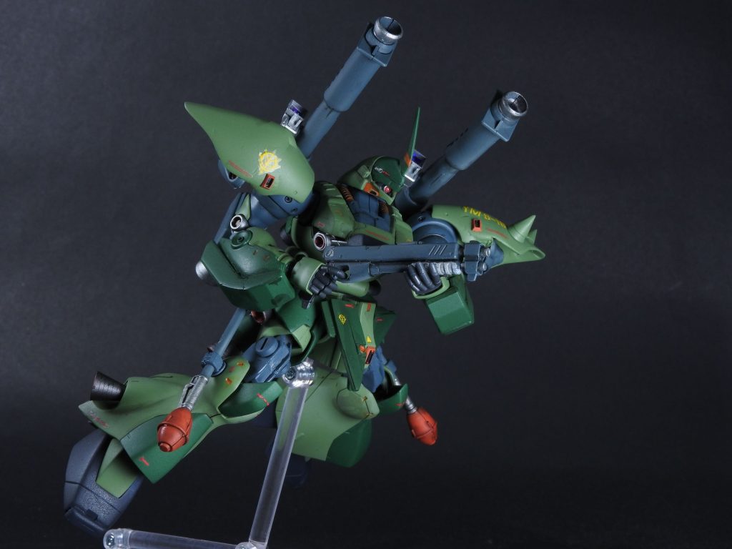 基本的な武装はケンプファー に準じます。