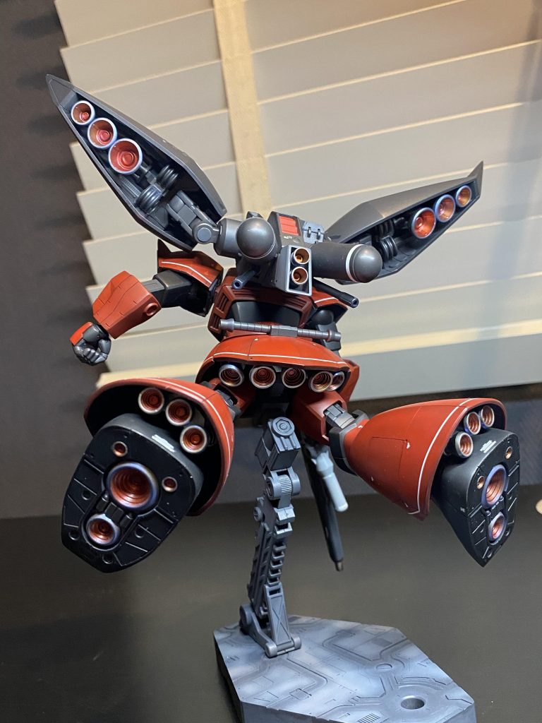 足の踵にバーニアがあり、難しいかったです。