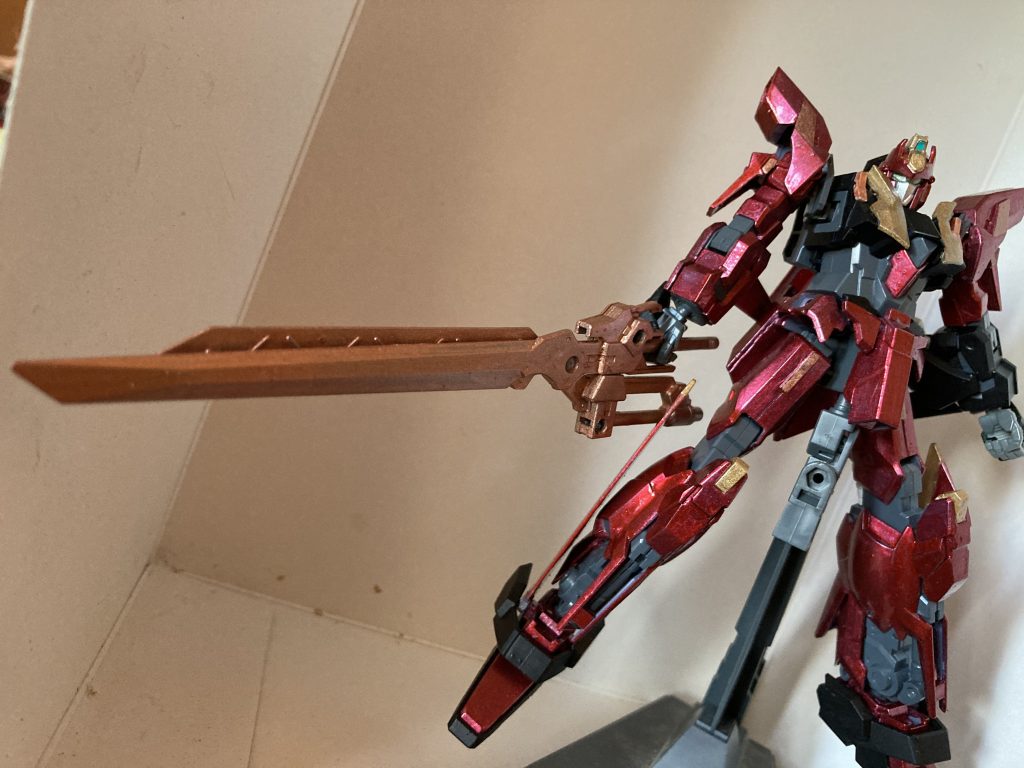 合体して一振りの大剣にもできます。