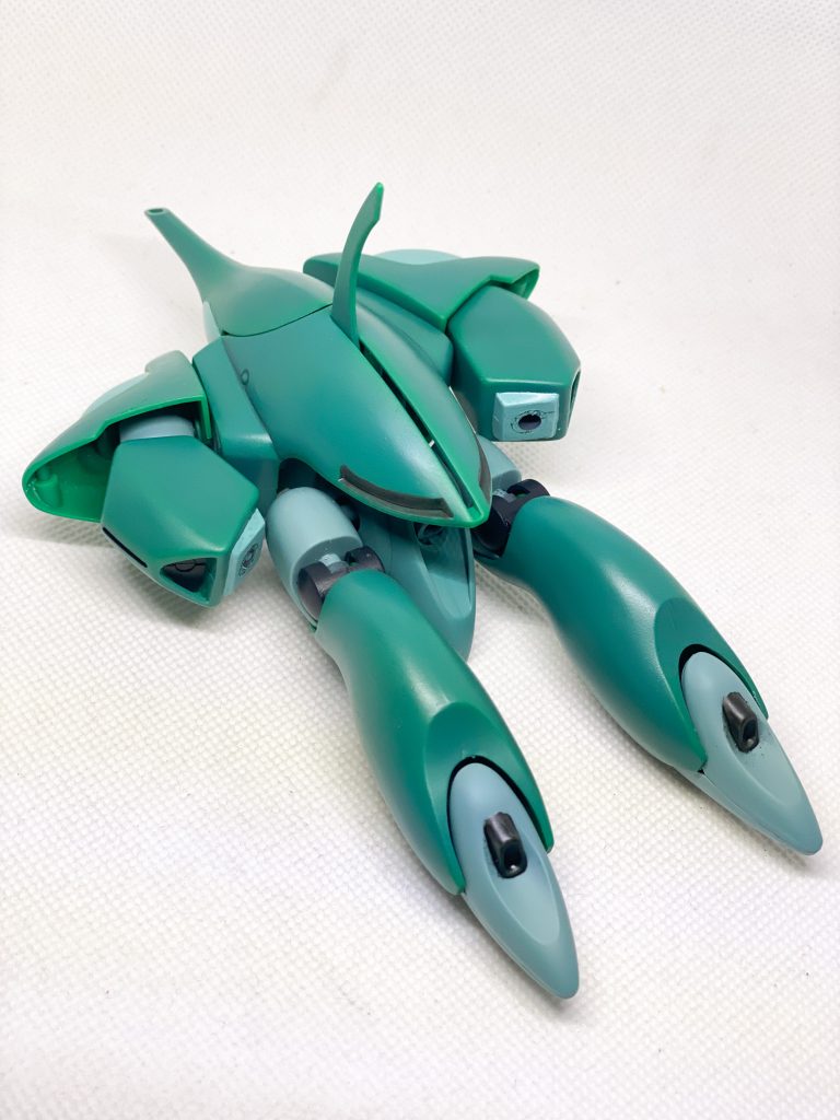 モビルアーマー形態リアビュー。