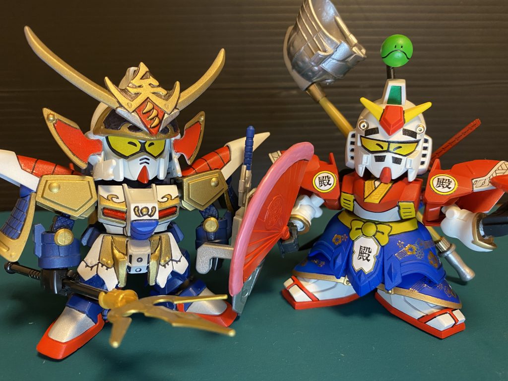 最近お気に入りなのが、この猫みたいな目。