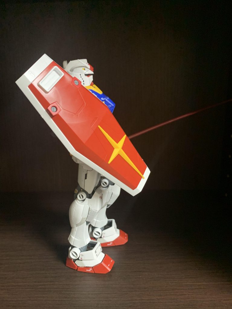 右から。
シールドでほとんど見えませんね(汗