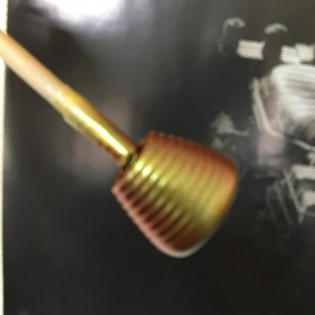 バーニアは黒サフ、ブライトゴールドに少量のカッパー、クリアーイエローに少量のクリアーオレンジとセリアのミラーパウダーを吹き付けて偏光で赤みが見える仕上がりになりました。
    +