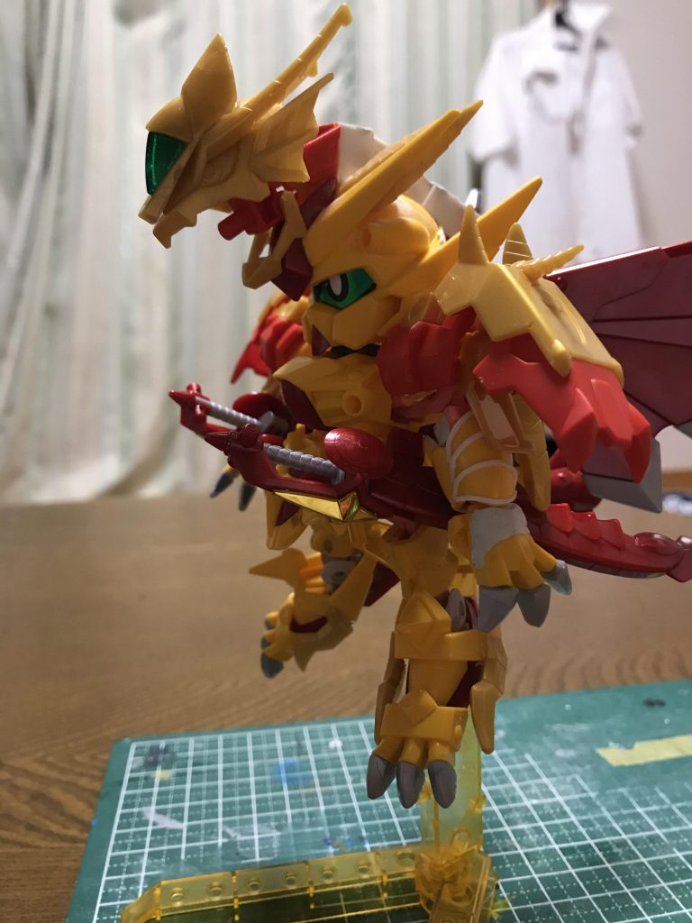 ドラゴンは角度と口が広がるように。当初はドラゴン形態も考えたけど、意味のない設定かなと思って一体型にしました。