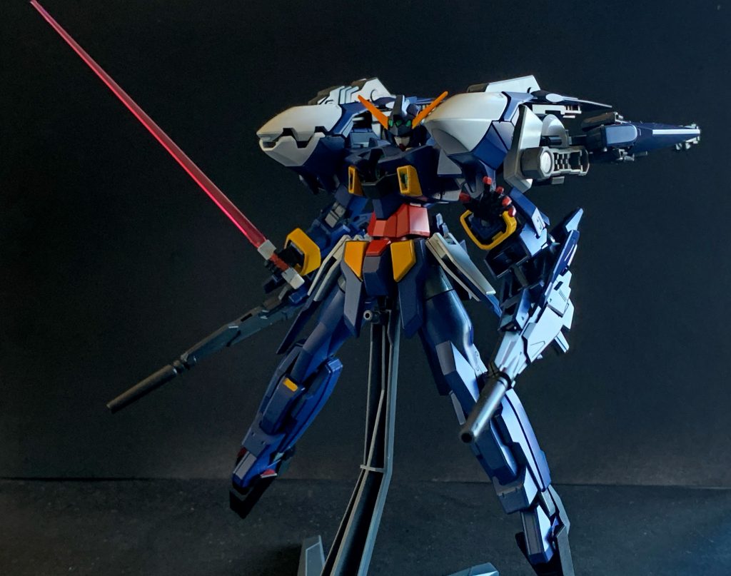 腰にはAGE2と同じビームサーベルを装備している